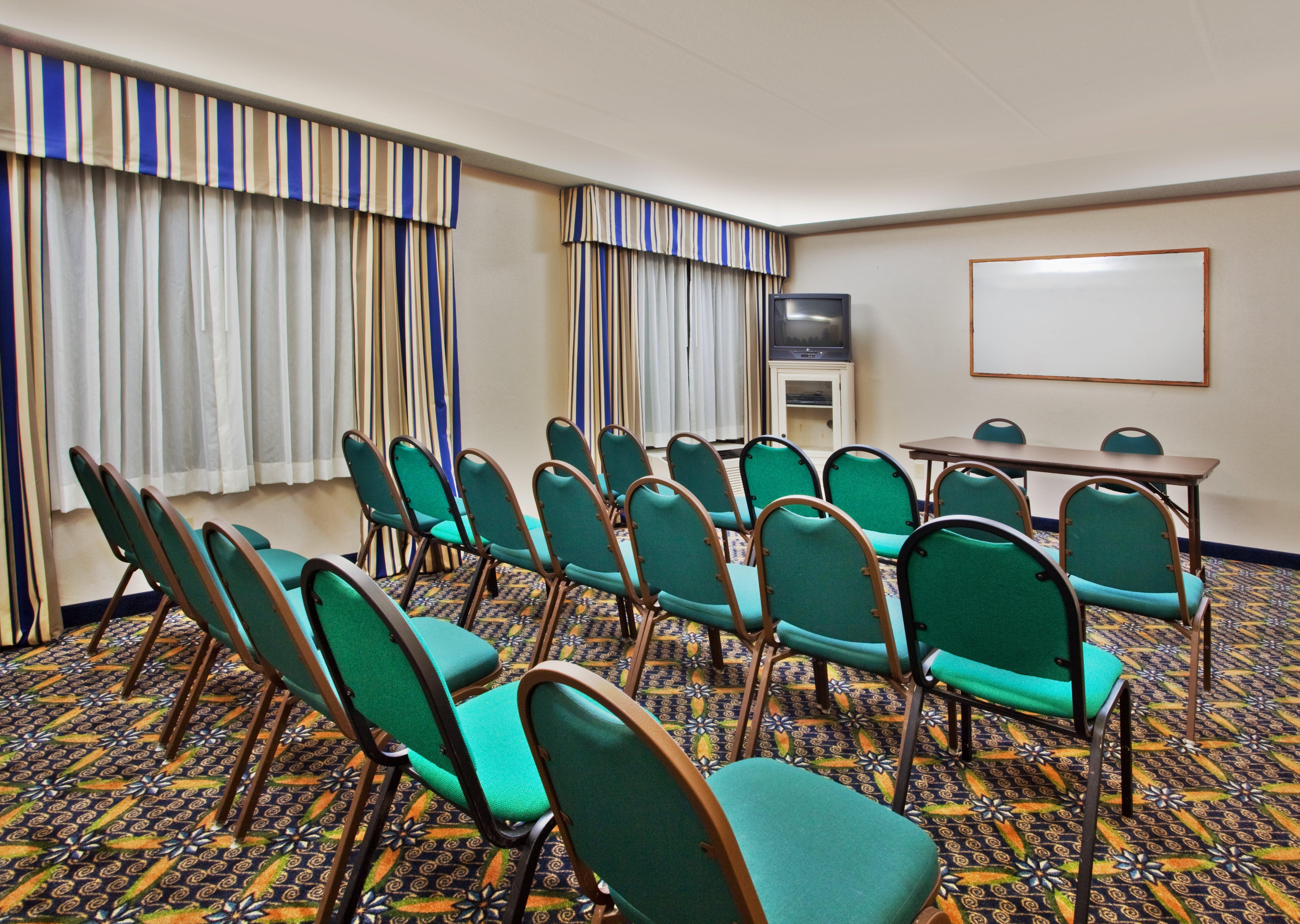 Holiday Inn Express Hotel & Suites Lawrenceville By Ihg Zewnętrze zdjęcie