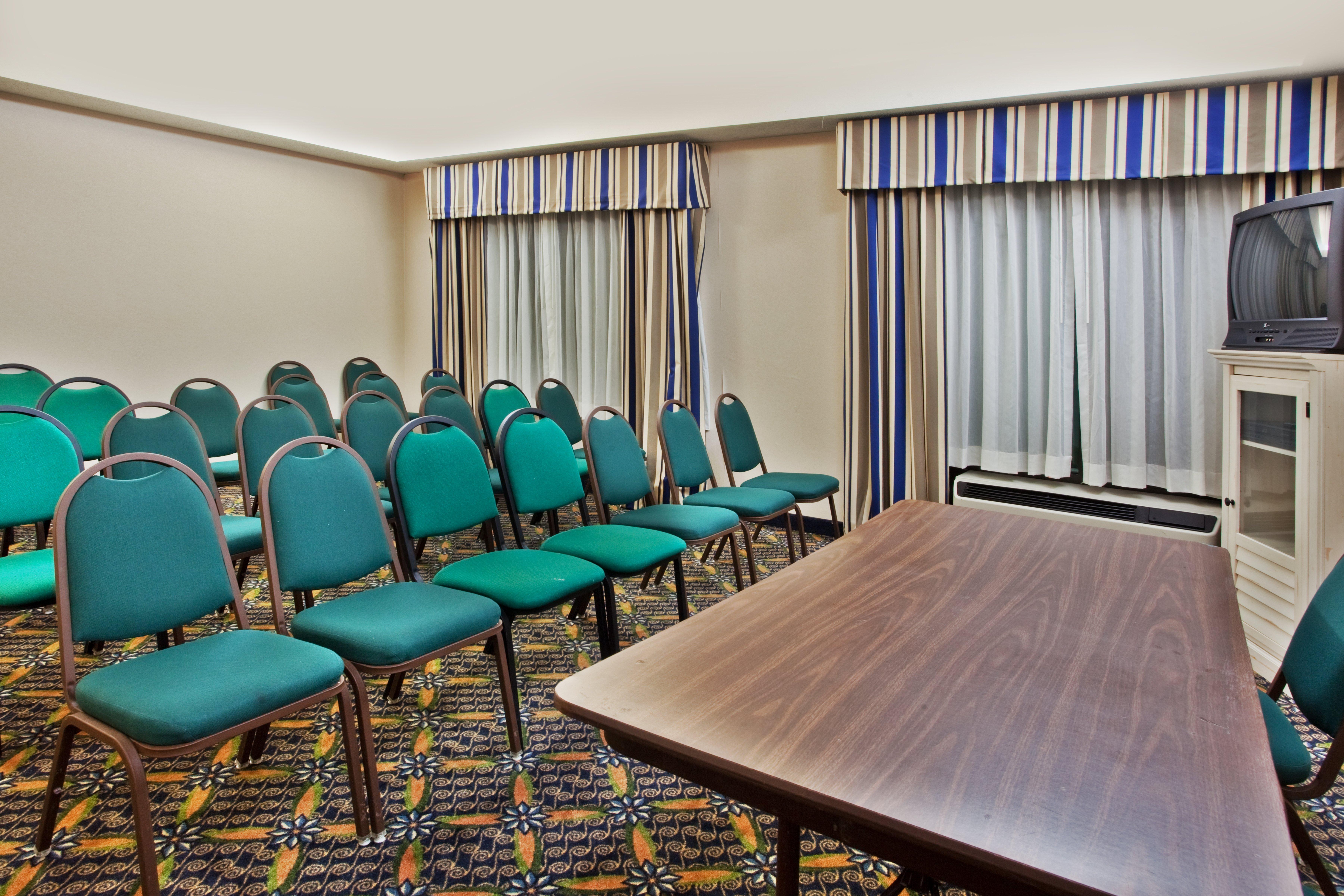 Holiday Inn Express Hotel & Suites Lawrenceville By Ihg Zewnętrze zdjęcie