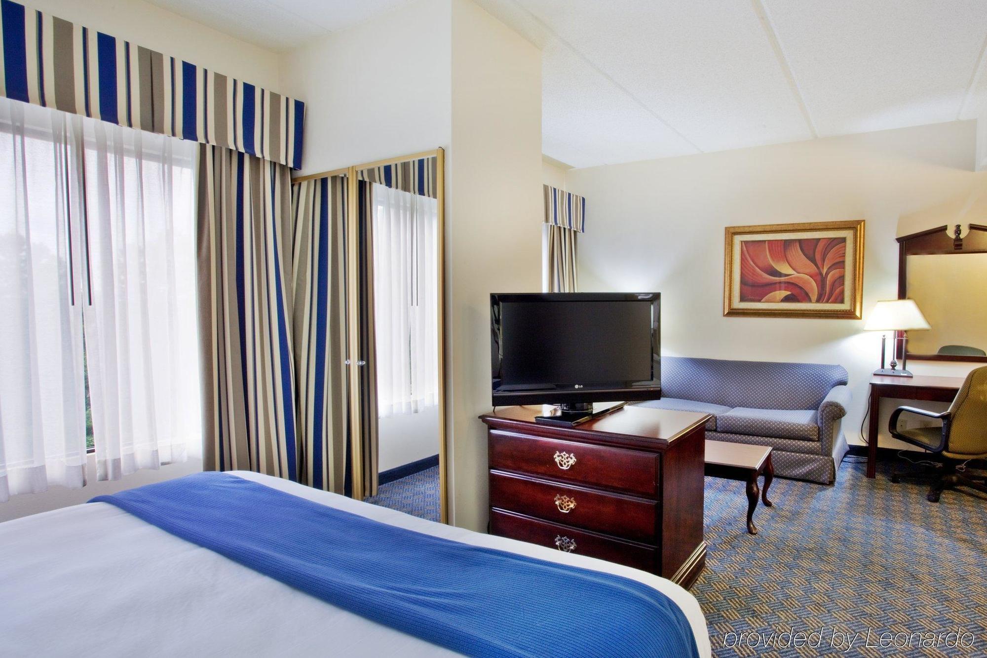Holiday Inn Express Hotel & Suites Lawrenceville By Ihg Zewnętrze zdjęcie
