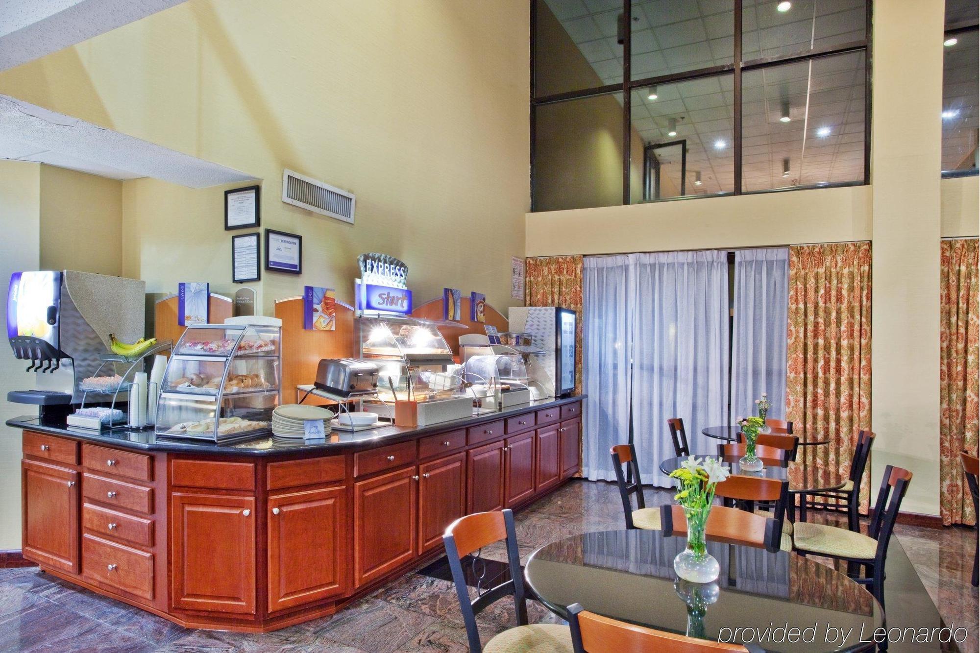 Holiday Inn Express Hotel & Suites Lawrenceville By Ihg Zewnętrze zdjęcie