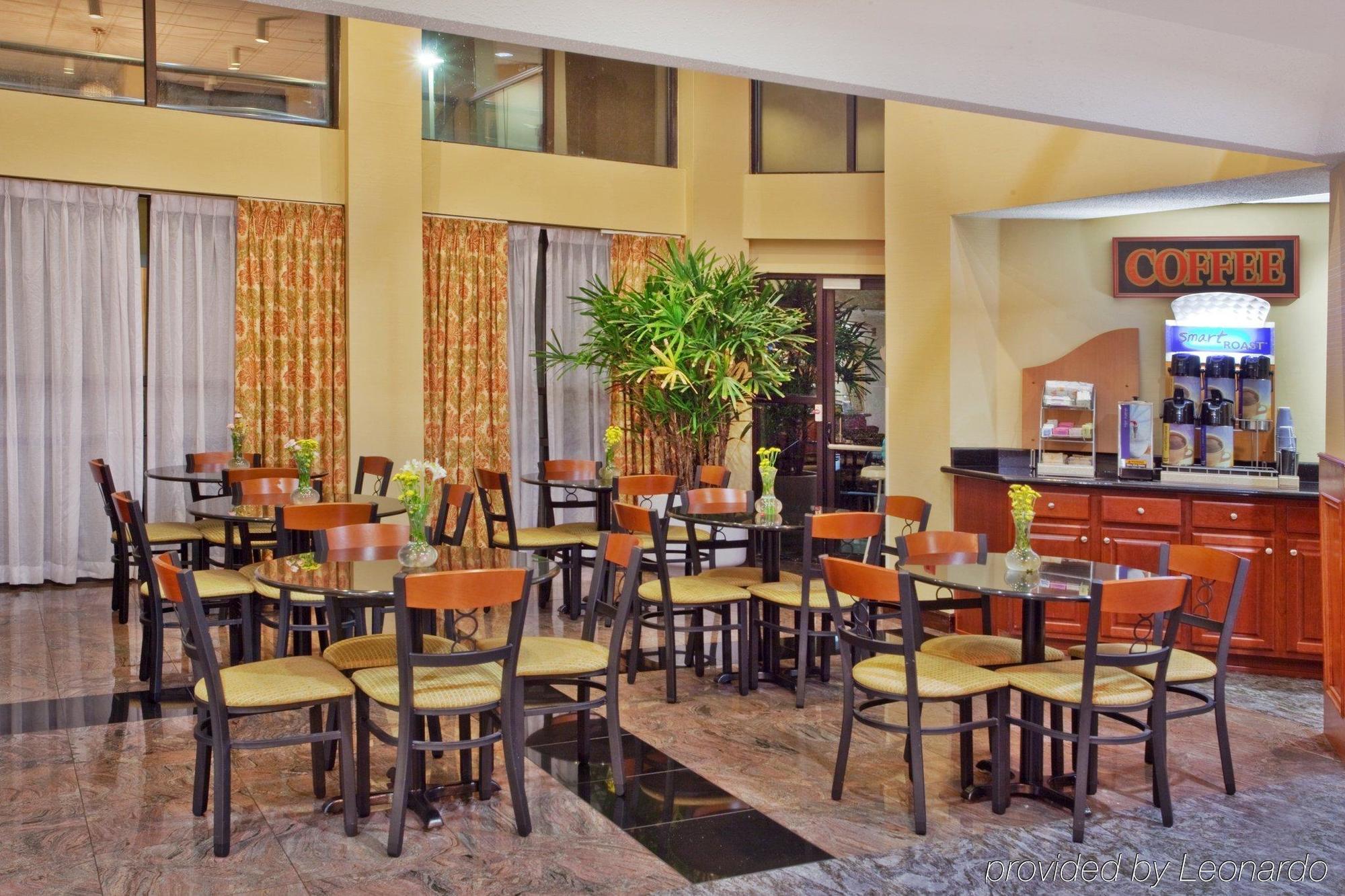 Holiday Inn Express Hotel & Suites Lawrenceville By Ihg Zewnętrze zdjęcie